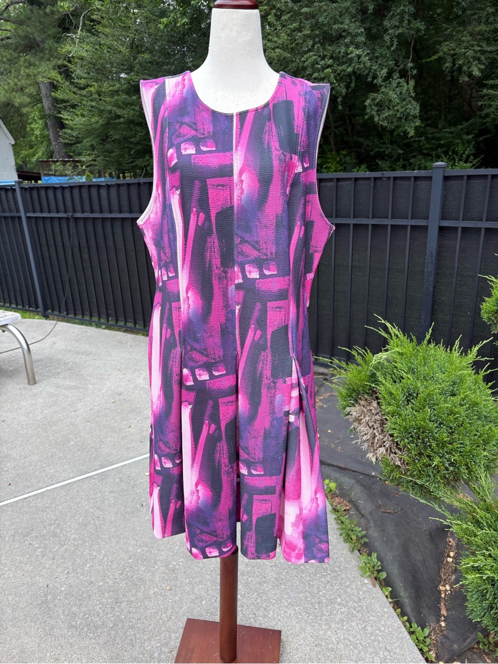 N Natori Brushstroke Pleated Scuba Crepe Mini Dress Magenta Sz 16